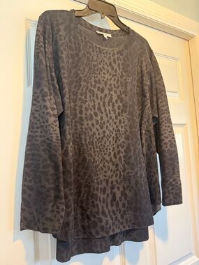 Workshop Republic Clothing Black Crewneck Top size 2X EUC